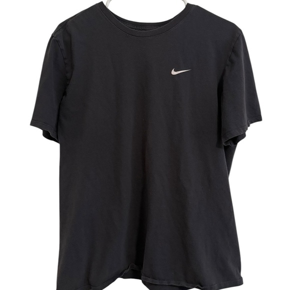 Nike Men’s Large Black Athletic Cut Tee Shirt - Picture 1 of 3